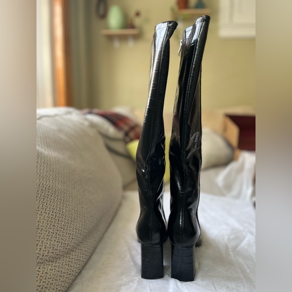 Size 9 Black 3in Heel Faux Croc Print Boot - Picture 3 of 8